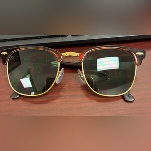 Ray ban tortoise frame wayfarer sunglasses with case